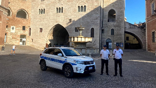 Fabriano - Non si ferma all’alt, nell’auto moglie e figlio di pochi mesi